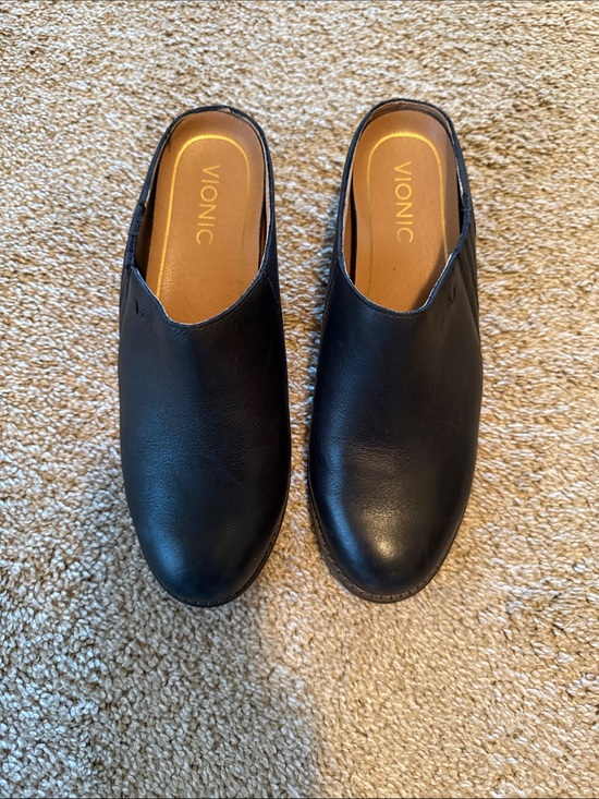 Vionic Shoes - Vionic Black Leather Mule Clogs